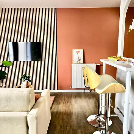 Appartement T2 Cosy à 5min Du Métro Et Avec Place De Parking Privée Créteil