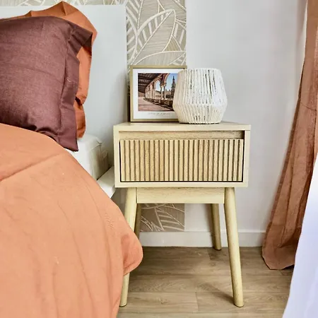 Appartement T2 Cosy à 5min Du Métro Et Avec Place De Parking Privée Créteil