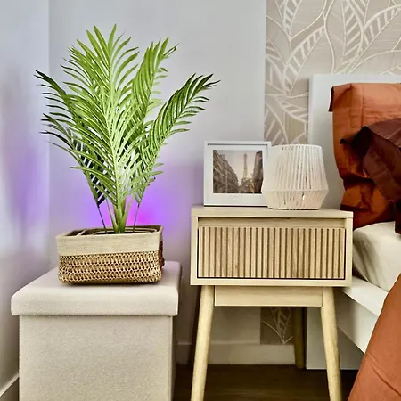 Appartement T2 Cosy à 5min Du Métro Et Avec Place De Parking Privée