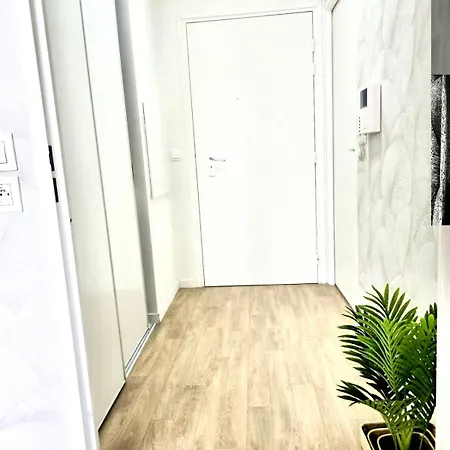 Appartement T2 Cosy à 5min Du Métro Et Avec Place De Parking Privée Créteil